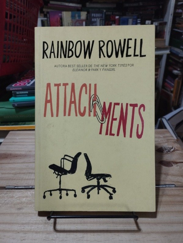 Producto - ATTACHMENTS - Rainbow Rowell