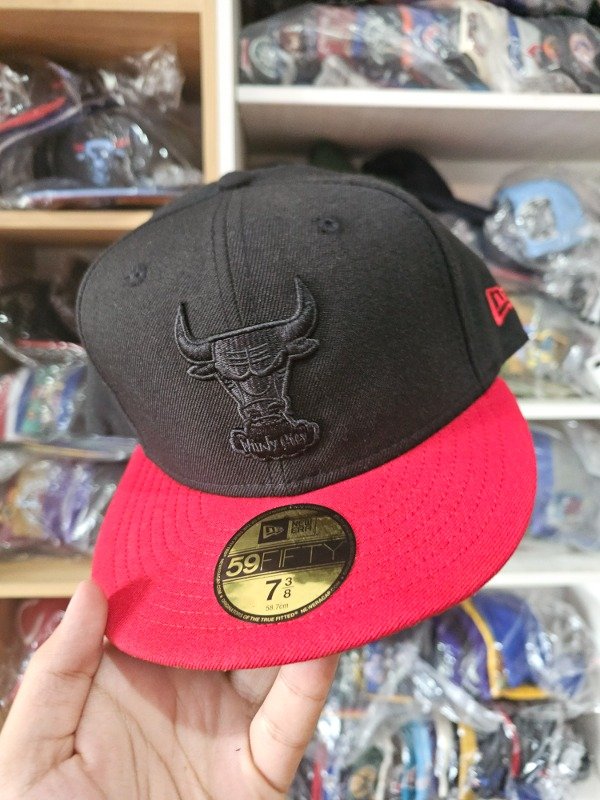 EN STOCK: Chicago Bulls Windy City Coll New Era 59FIFTY 7 3/8