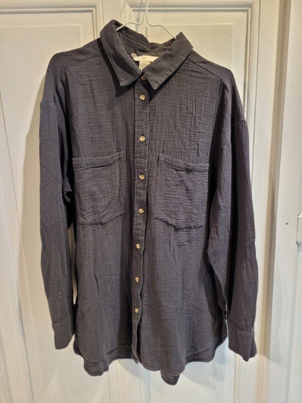 Producto - Camisa HyM negra de lino Talle M - PRECIO: 49X