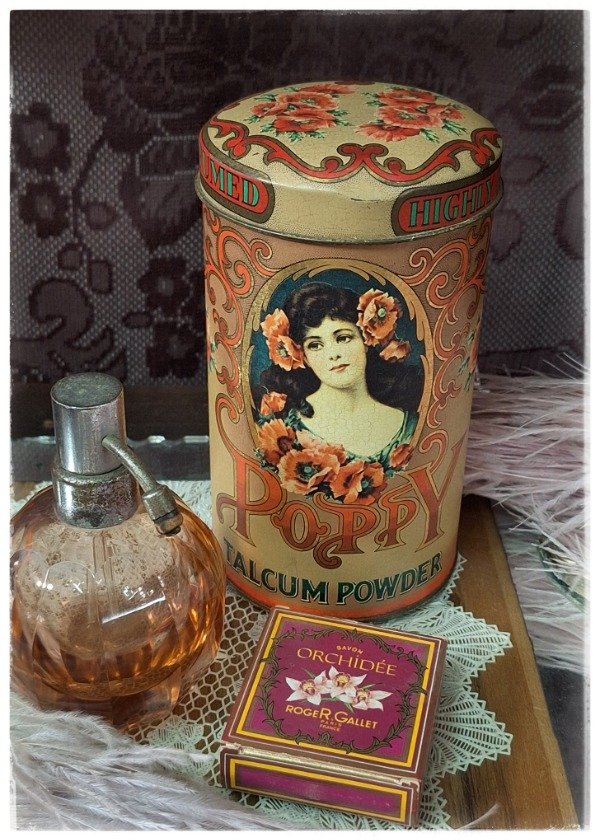 Producto - Lata de Talco Romántica