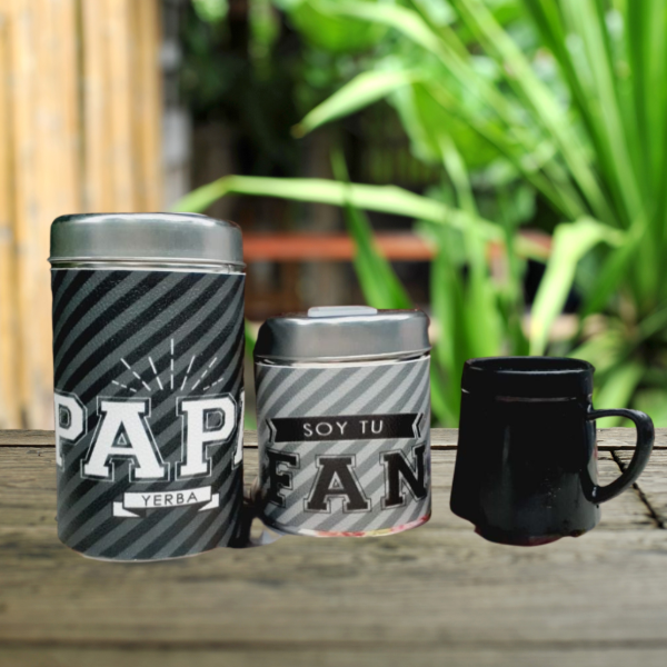 Producto - Set latas yerba y azúcar con mate de plástico negro y gris (en caja)