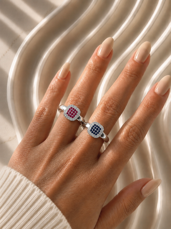 Producto - ANILLO DE PLATA CUADRADO MICROPAVE 0199