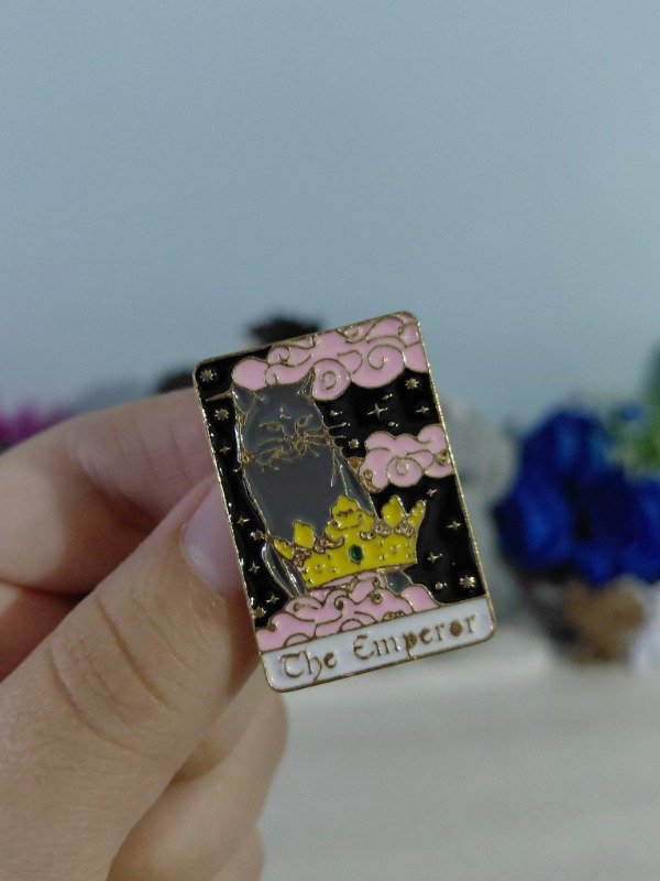 Producto - Pin metalizado - The emperor #1940