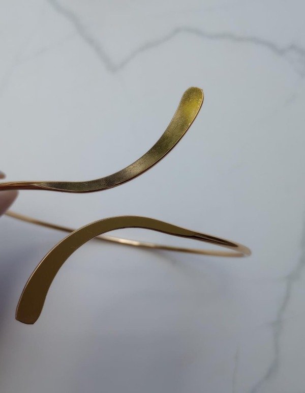 Producto - Brazalete Cruzado - Dorado