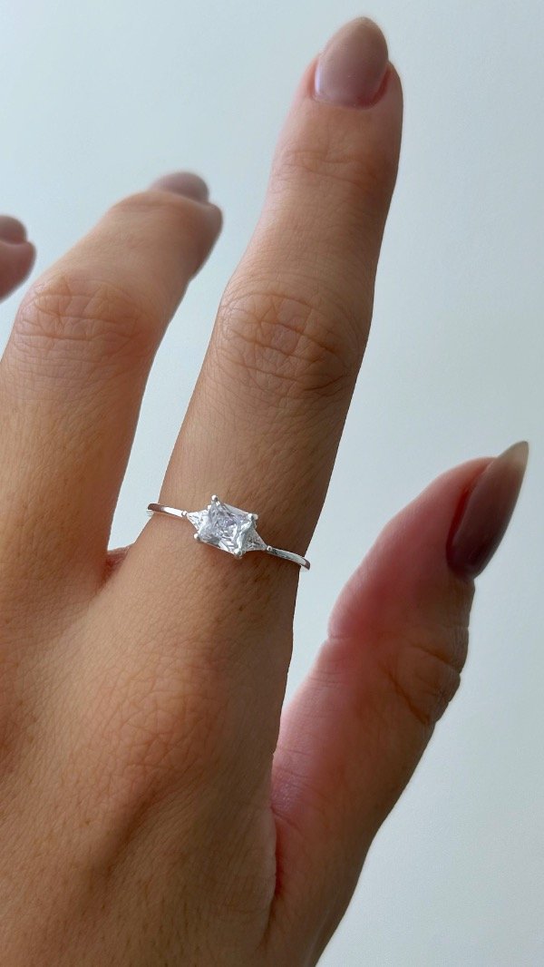 Producto - Anillo Miss cuadrado y triang cubic P925