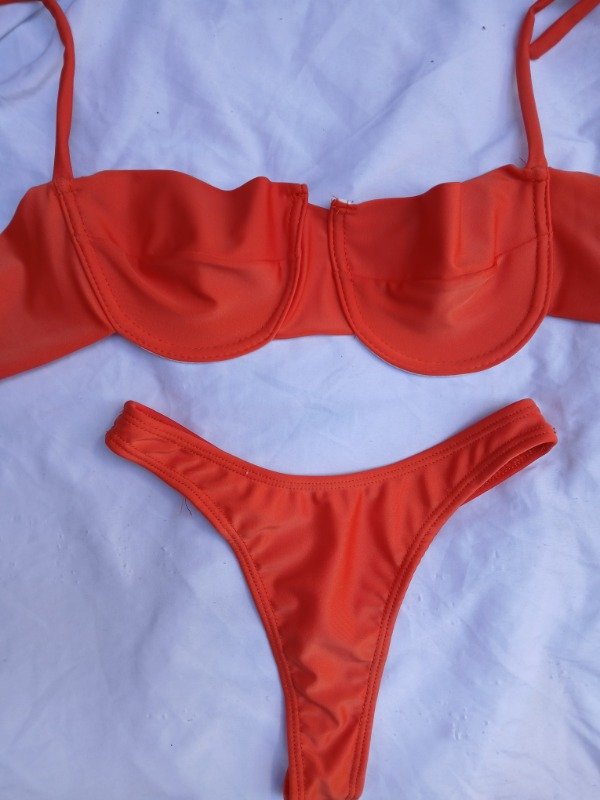 Bikini con aro naranja talle 100