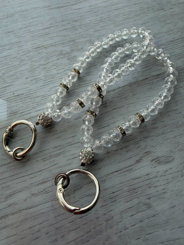 Producto - Correa Strap corta perlas transparentes