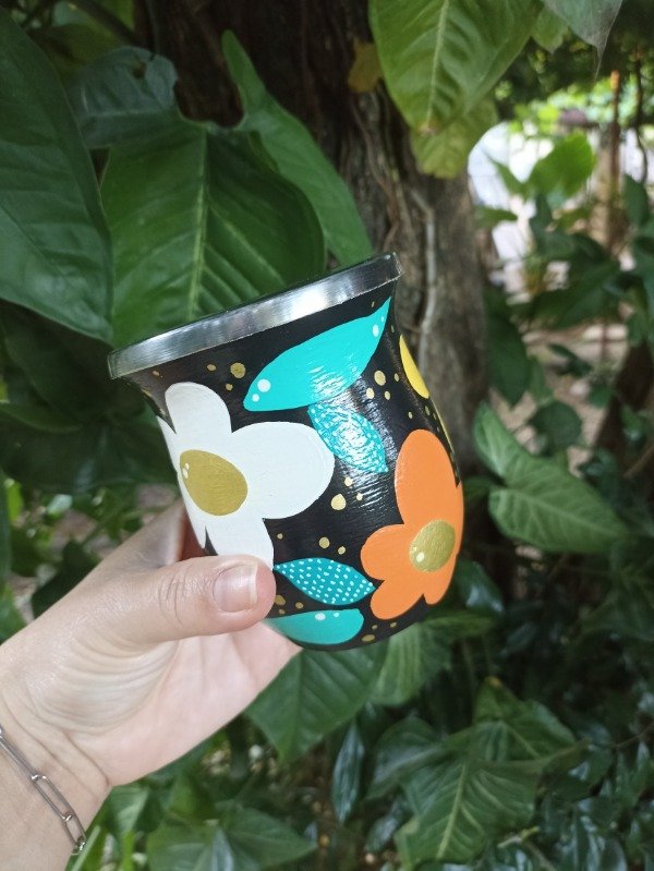 Producto - Mate camionero de algarrobo con virola de acero ivoty negro - 1