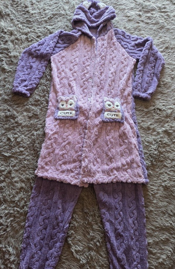 Producto - (2 PIEZAS) Conjunto Polar Soft con Capucha y Botones Violeta