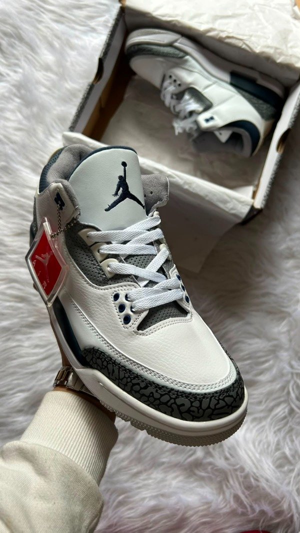 Producto - JORDAN RETRO 3 MIDNIGHT NAVY - 1