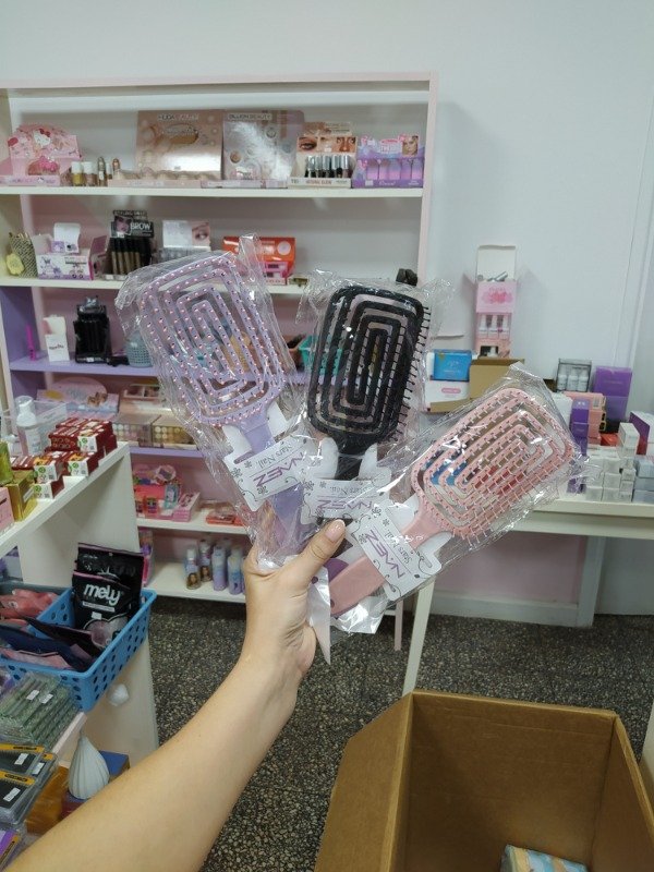 Producto - Cepillo para el cabello naez flexible