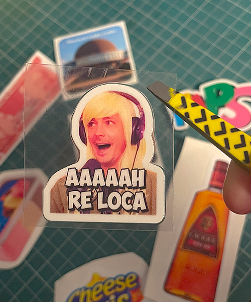 Producto - Ahh Reloca!