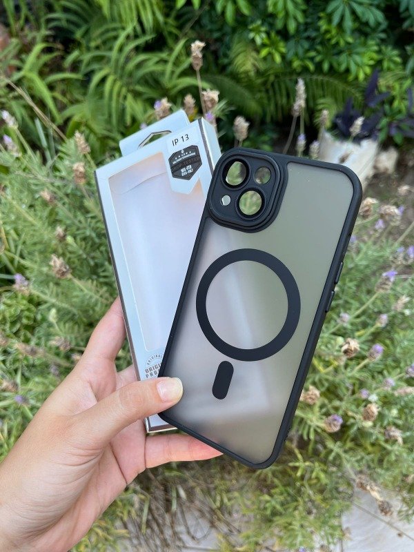 Producto - Funda magsafe negra con protector de camara (Cliquear modelo)