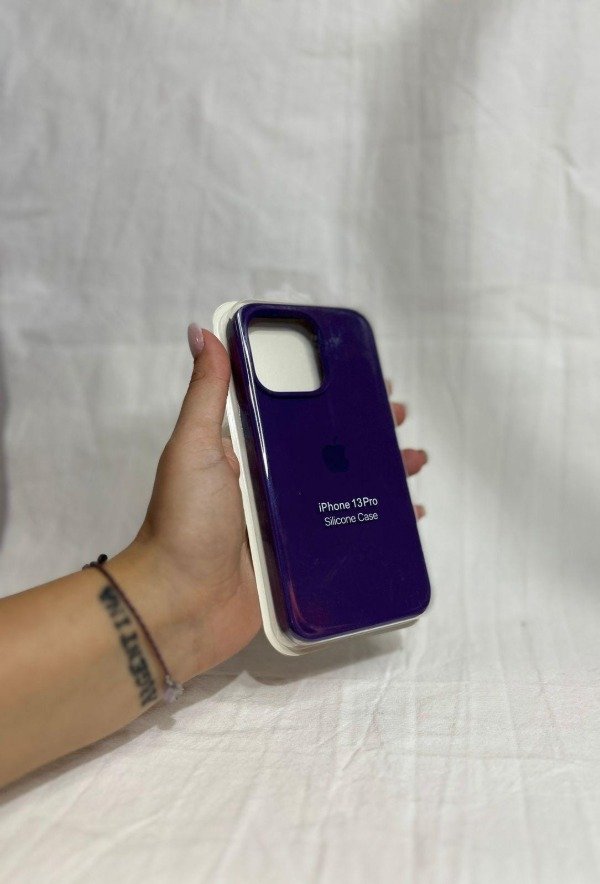 Producto - Iph 13 pro silicona case violeta