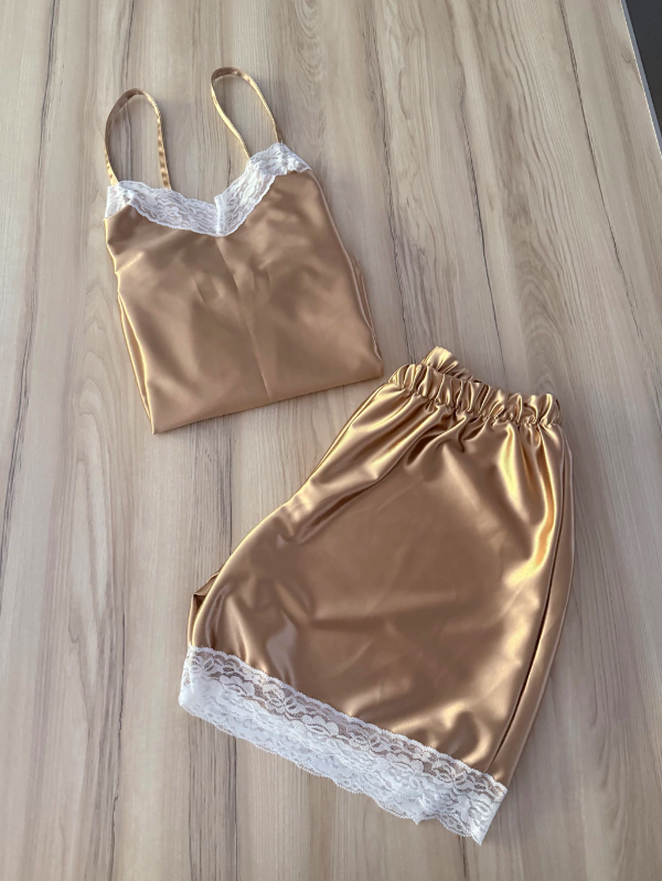 Producto - Pijama raso importado dorado