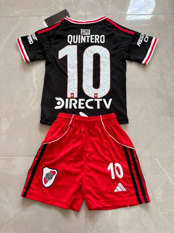Producto - Kit de niño River Plate visitante 25/26 10 Quintero