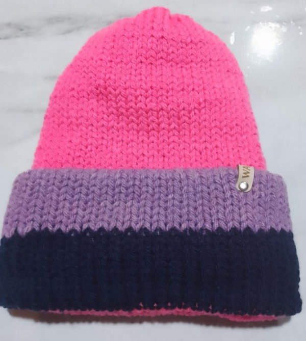 Producto - Gorro tricolor Rosa, Azul Marino y Violeta