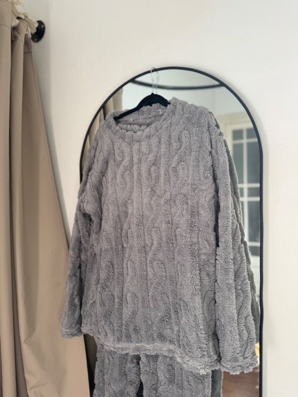 Producto - Pijama polar soft texturado olas gris