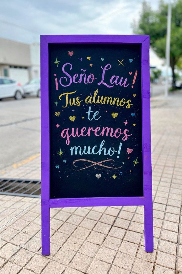 Producto - Pizarra doble de madera con patas