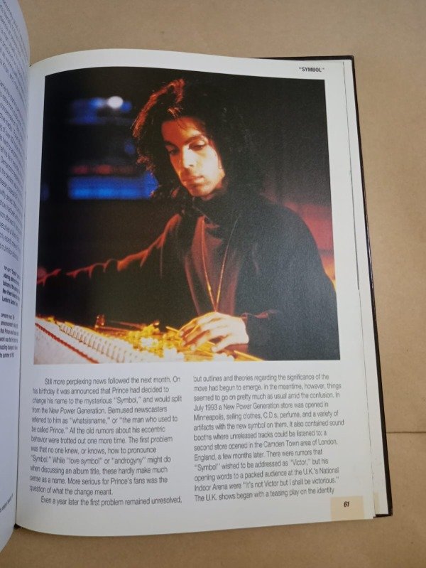 Producto - The artist fomerly known as Prince - Autores varios - Magna books 1995 T D - 3