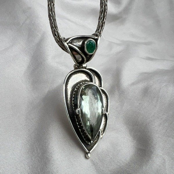 Producto - DIJE DE DISEÑO PRASIOLITA Y ESMERALDA