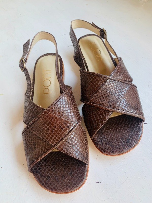 Producto - Sandalia LULU- Reptil Chocolate- STOCK