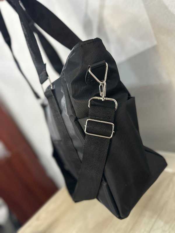 Producto - Bolso facu impermeable negro - 1