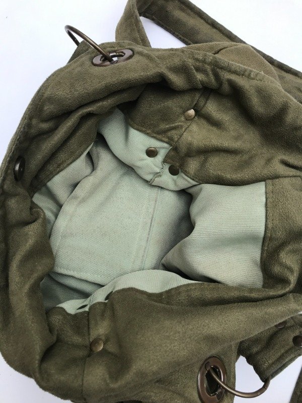 Producto - Cargo bag gamuza verde militar - 4