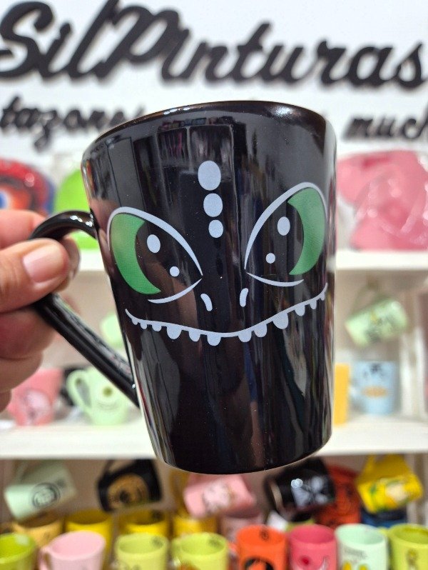 Producto - Taza cónica color Chimuelo cara 2