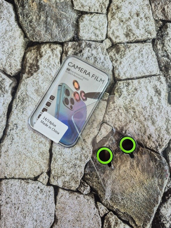 Producto - Protector de cámara brilla oscuridad Iphone 14/14 Plus verde