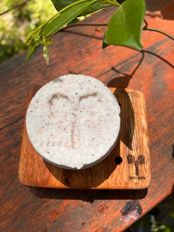 Producto - Shampoo sólido.