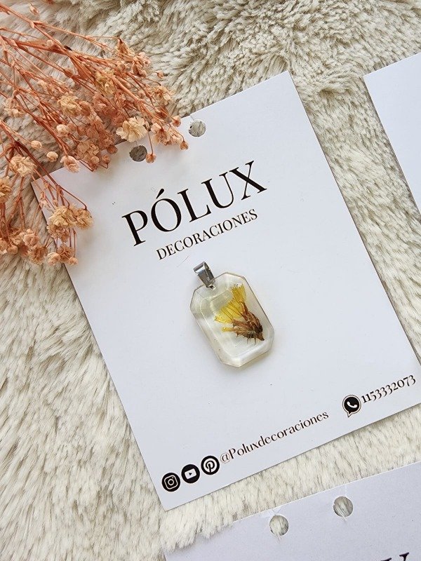 Producto - Dije flor amarilla