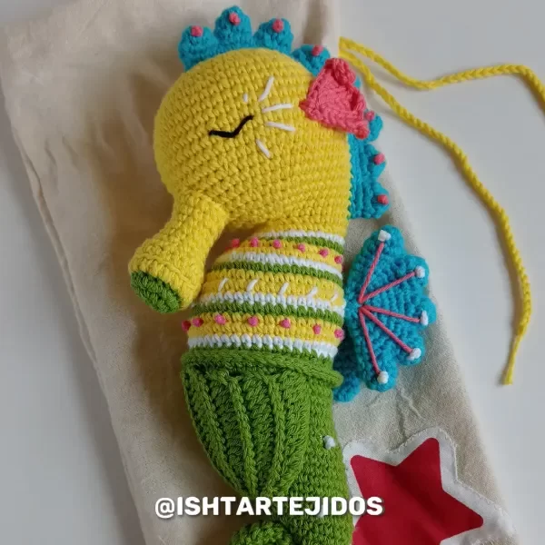 Producto - Caballito de Mar Amigurumi de Apego - Tejido a Crochet [Muñeco terminado]