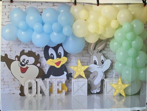 Producto - FONDO LOONEY TOONS GLOBOS BEBES CON FALLA IMPERCEPTIBLE 200X150 TEM 18