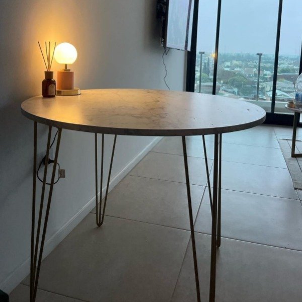 Producto - Mesa de comedor hairpin legs