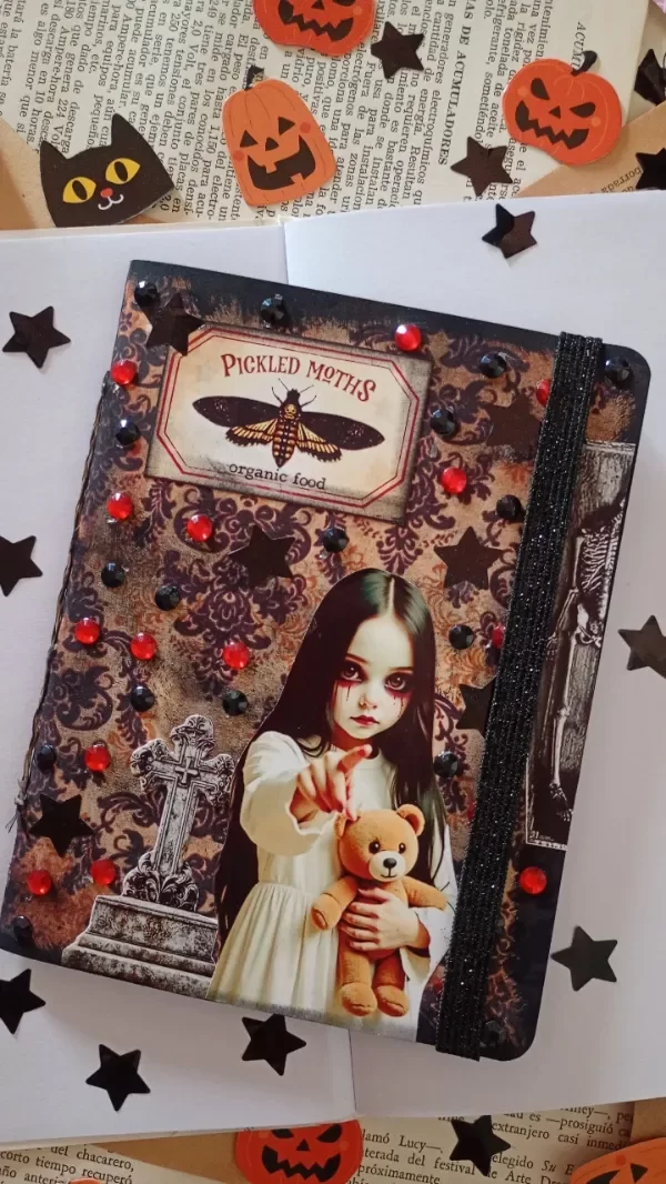 Producto - Libreta hojas negras Pequeño demonio