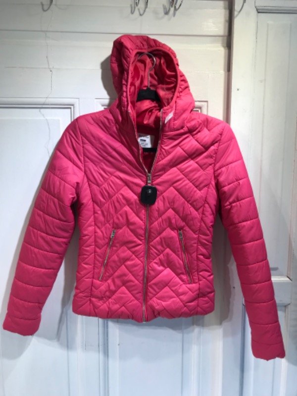 Producto - Campera BERSHKA fucsia puffer Talle 12 años - PRECIO: 50X