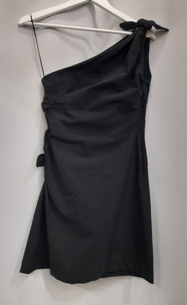 Producto - VESTIDO UN HOMBRO IMPORTADO ZARA