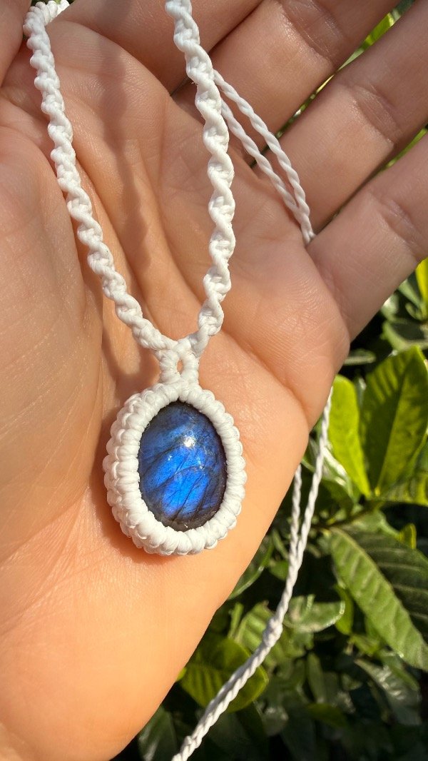 Producto - Collar Amuleto Labradorita Azul - Protección Mística y Transformación