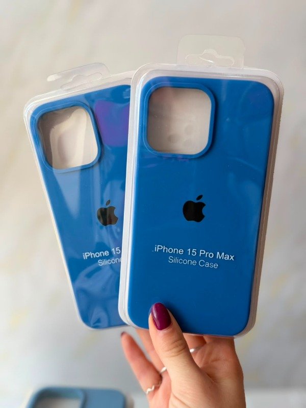 Producto - Silicone case iphone 15 pro max azul fuerte