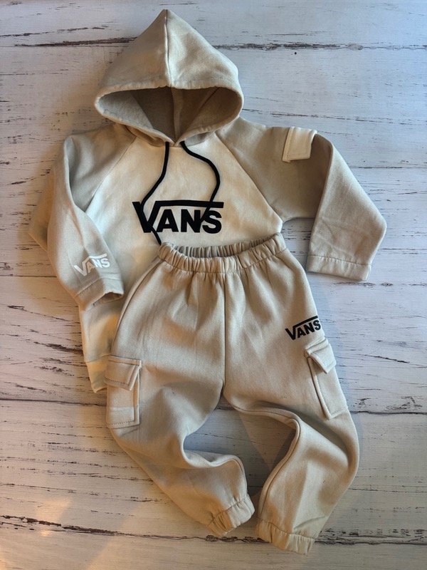 Producto - Conjunto Vans combinado manteca/beige