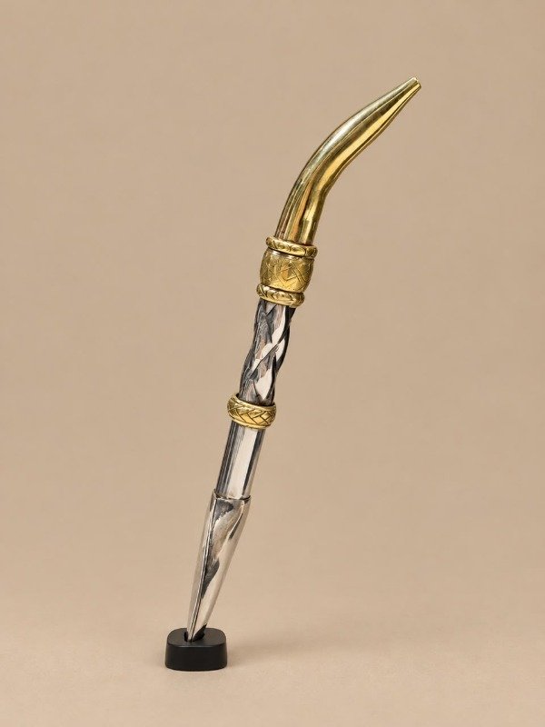 Producto - Bombilla de alpaca y bronce 17cm dos dijes - 0