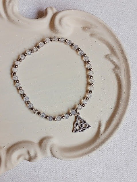 Producto - Pulsera elástica triqueta cn cristal de roca