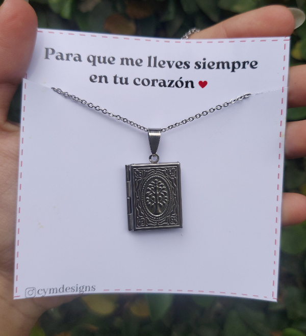 Producto - Collar: Relicario librito Plateado + fotos de regalo