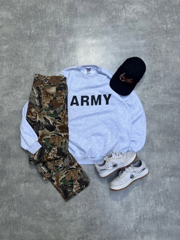 Producto - Outfit Crewneck Jerzees ARMY Vtg 90s + Pantalon Wrangler Rugged Wear x Realtree