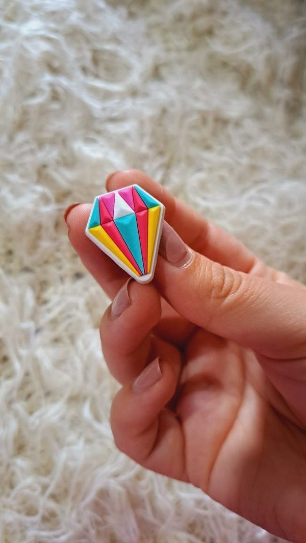 Producto - Pin crocs diamante