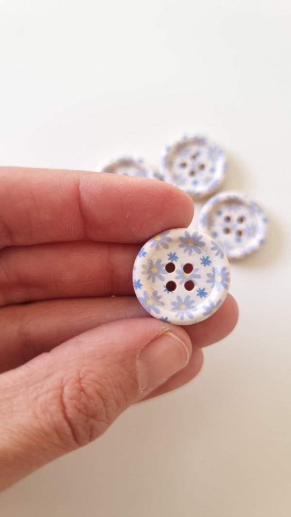 Producto - Botón redonde madera 20mm modelo 4