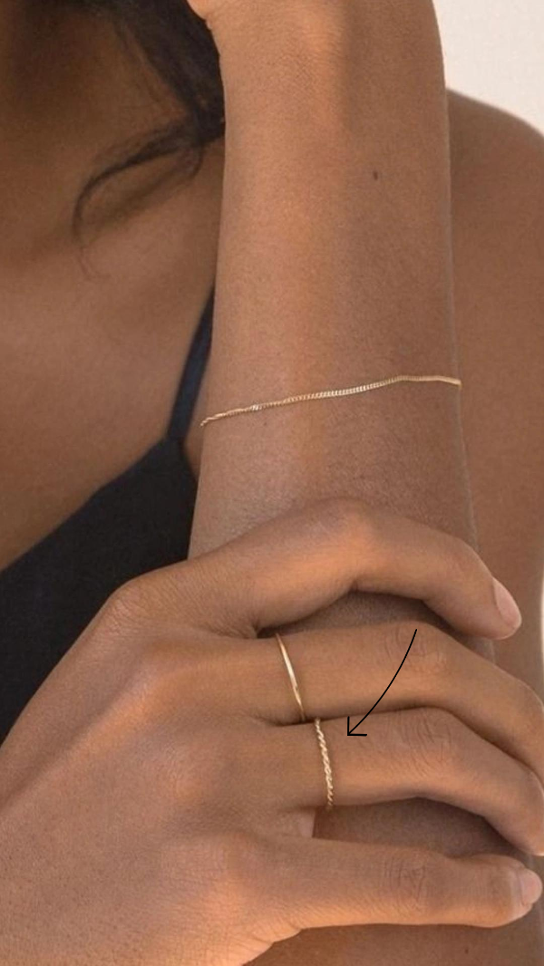 Producto - Anillo trenzado minimalista dorado