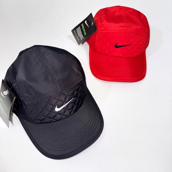 Producto - NIKE lll deportiva impermeable