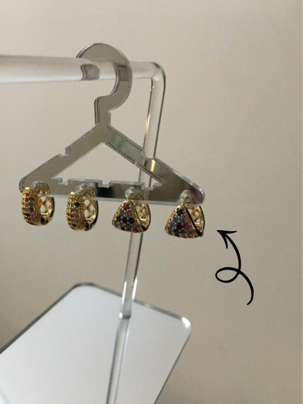 Producto - Argollas Color Triangulo Micropave Acero Dorado